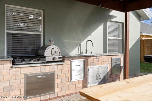 3949 Rolling Hill Dr, Titusville FL  32796-1107 exterior