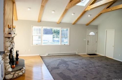 36 Floradan Rd, Tompkins Corners NY  10579-3032 exterior