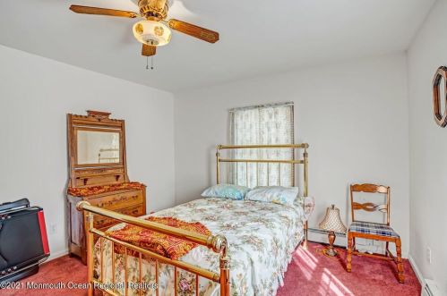 124 Woodland Dr, Bricktown NJ  08723-7433 exterior