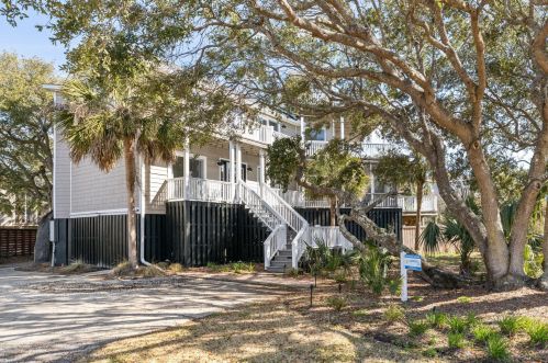 6 45th Ave, Isle Of Palms, SC 29451-2606