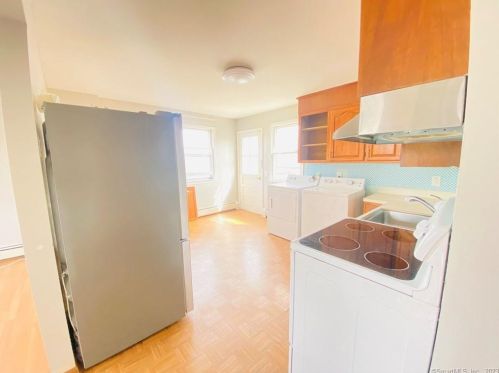 719 Queen St, Bridgeport CT  06606-3379 exterior