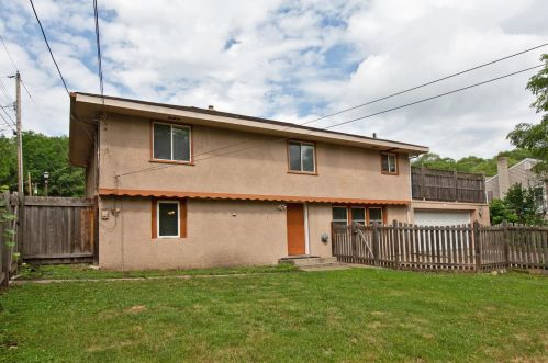1460 Farrington St, Saint Paul, MN 55117-3612