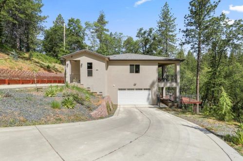 559 Greenwood Dr, Meadow Vista CA  95722-9708 exterior