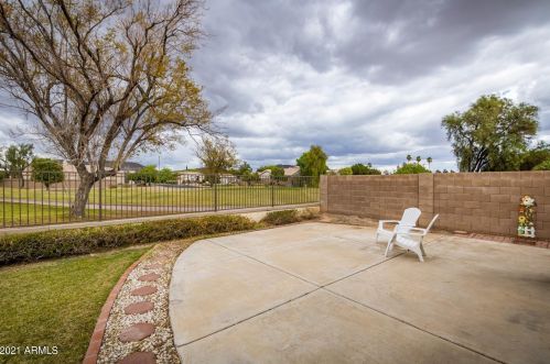 6258 Blackhawk Dr, Glendale AZ 85308-6671 exterior