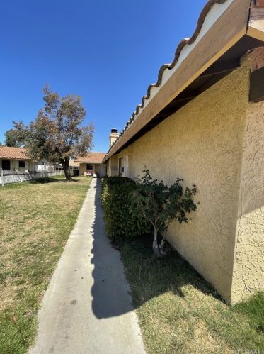 9877 Diana Ave, Riverside, CA 92503-4253