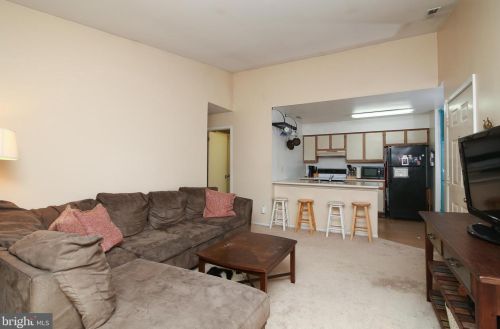 108 Ashton Ct, West Deptford NJ  08051-2001 exterior