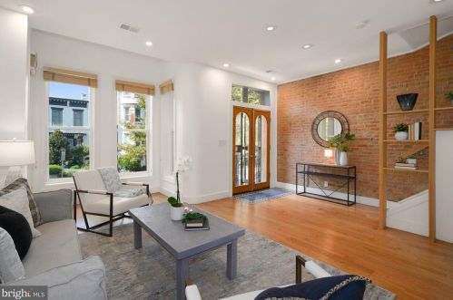 1329 10th St, Washington, DC 20001-4215