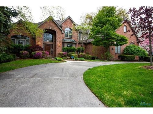8907 Oak Valley Rd, Holland, OH 43528-9215