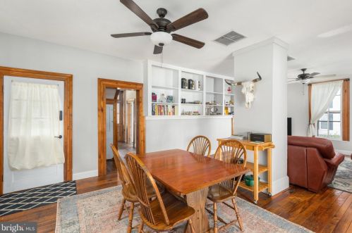 284 Massanutten St, Strasburg VA  22657-2301 exterior