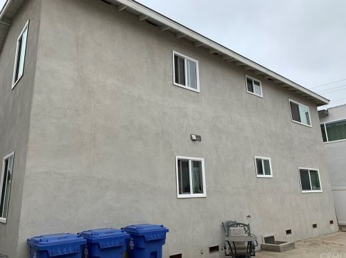 2520 Carnegie Ln, Redondo Beach CA  90278-3864 exterior