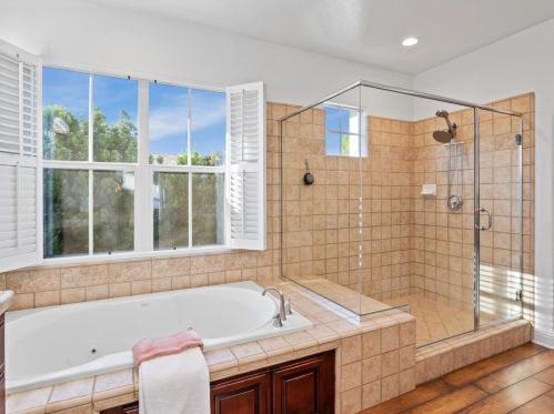 2075 Merlot Dr, Morgan Hill CA  95037-3883 exterior