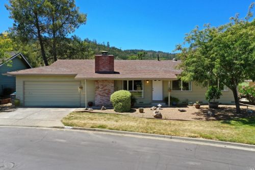 172 Oak Island Dr, Santa Rosa, CA 95409-6334