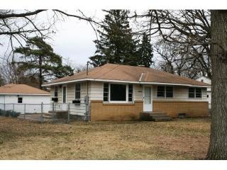 4494 Hodgson Rd, Saint Paul, MN 55126-1922