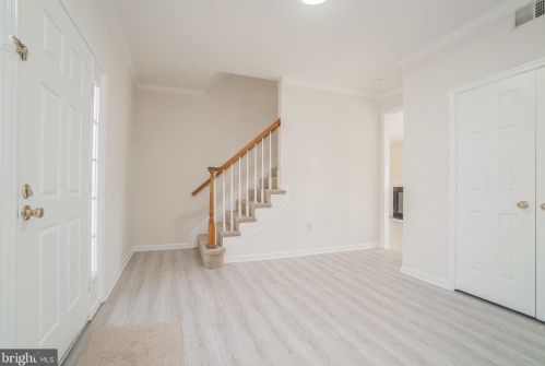 13116 Holly Leaf Ct, Woodbridge VA  22192-3827 exterior