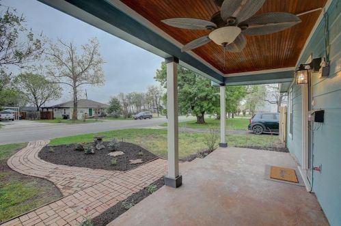 2006 Main St, Georgetown TX 78626-5047 exterior