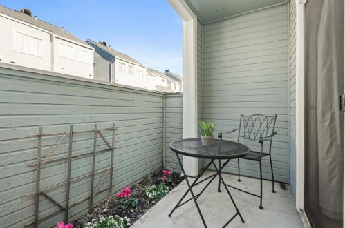 858 Boardwalk Pl, Redwood City CA  94065-1806 exterior