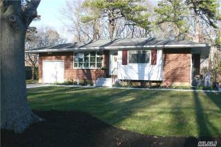 627 Sycamore Ave, Bohemia, NY 11716-3512