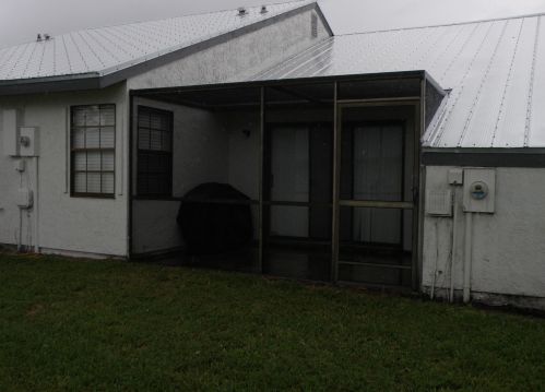 513 Tamworth St, Fort Pierce, FL 34953-3328
