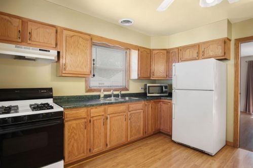 301 8th St, Hobart IN  46342-5124 exterior