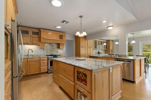 1539 Avolencia Dr, Fullerton CA 92835-3717 exterior