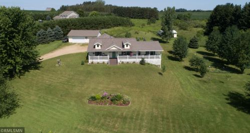 1748 30th Ave, Hammond WI  54015-5215 exterior