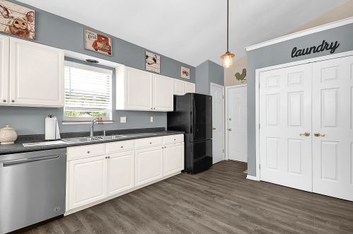 1884 Shoshone Dr, London OH  43140-9020 exterior