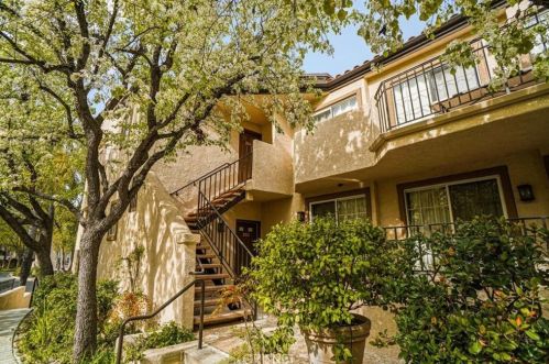 24139 Del Monte Dr, Santa Clarita, CA 91355-3826