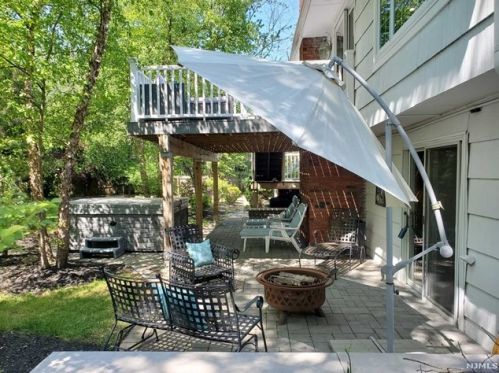 550 Franklin Ave, Franklin Lakes NJ  07417-2512 exterior