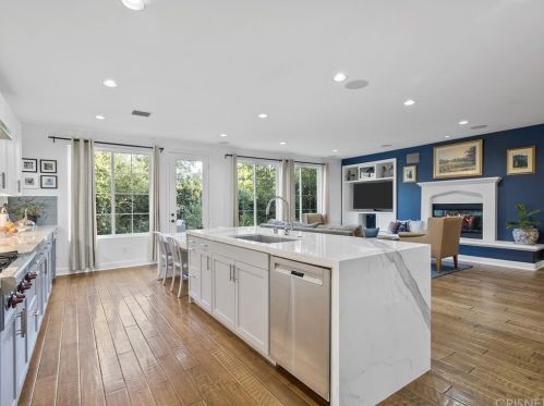 26108 Shadow Rock Ln, Santa Clarita, CA 91381-0653