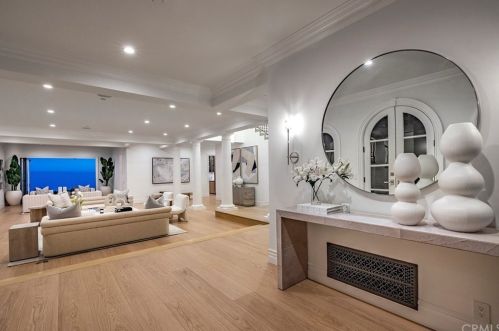 38 Pelican Crest Dr, Newport Beach, CA 92657-1805