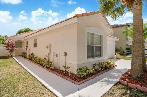 17688 31st Ct, Hollywood, FL 33029-5612