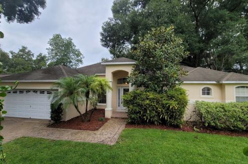 27719 Lisa Dr, Tavares, FL 32778-9703