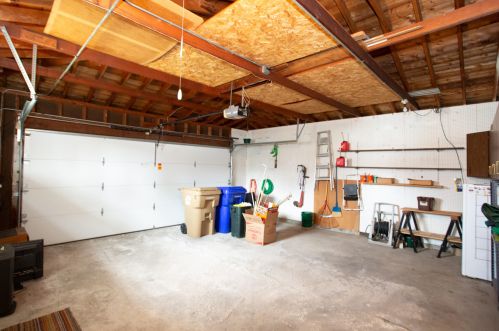 8029 18 Ave, Kenosha WI 53143-1631 exterior