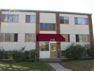 418 7th St, Minneapolis MN  55414-1234 exterior