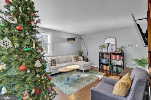 2114 Line St, Lansdale, PA 19446-1005