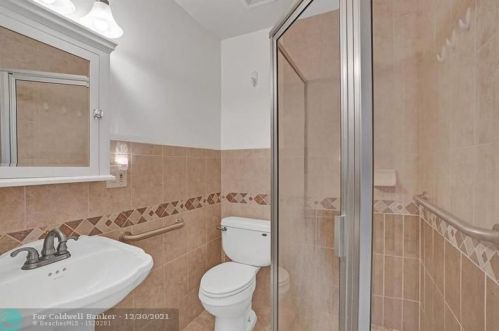 1605 58 Ave, Hollywood FL 33021-3831 exterior