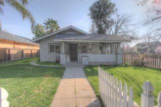 1104 Englewood Ave, Fresno, CA 93728-3527