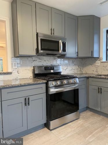 309 Hilltop Ln, Columbus, NJ 08022-1015