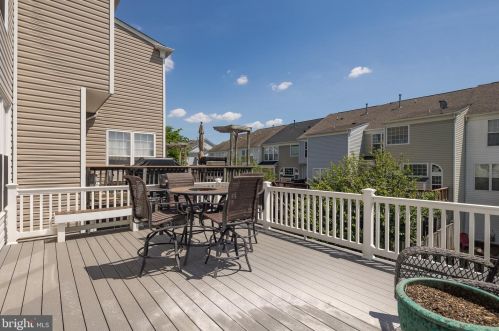 15055 Clementine Way, Haymarket VA  20169-3319 exterior