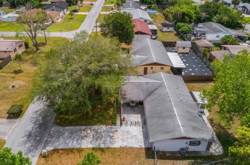 2324 Kenilworth Ave, Daytona Beach FL  32119-2712 exterior