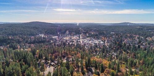 708 Doris Dr, Grass Valley CA  95945-5524 exterior
