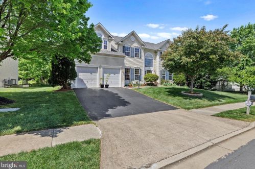 14594 General Washington Dr, Woodbridge, VA 22193-3253