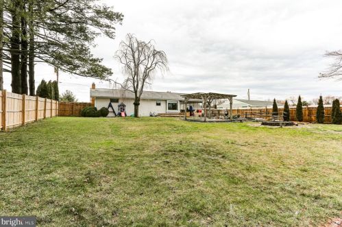 6328 Chesterfield Ln, Navy Sup Dpt PA  17050-2820 exterior