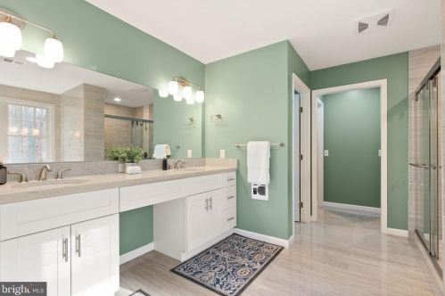 9085 Bristow Woods Ct, Nokesville VA  20181 exterior