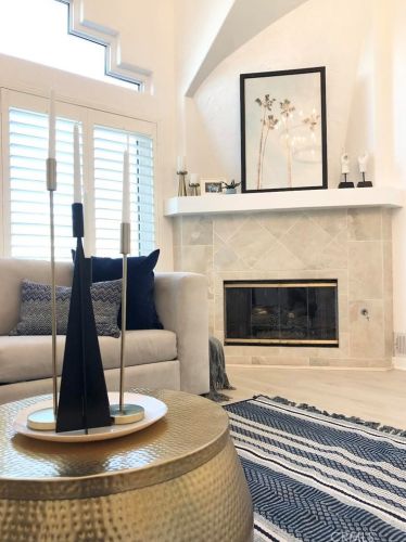 320 Rossmore Dr, Oxnard CA  93035-4465 exterior