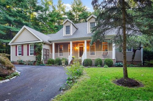 55 Transylvania Rd, Woodbury, CT 06798-3332