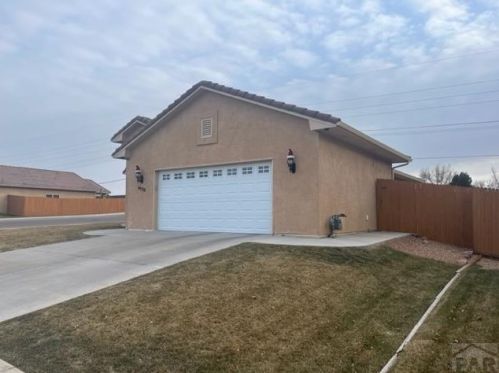 4920 Applecrest Dr, Pueblo, CO 81005-5607