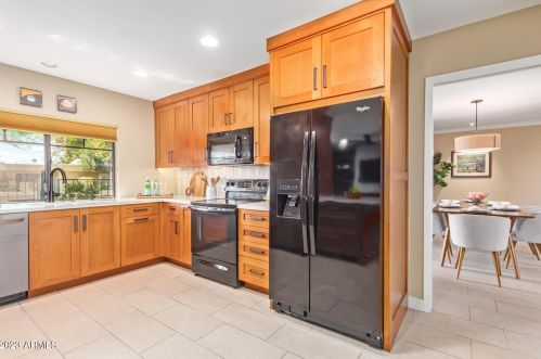 8177 Del Caverna Dr, Scottsdale AZ 85258-2361 exterior