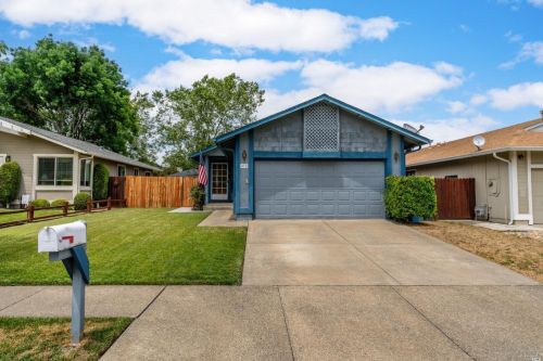 612 Capps Ln, Ukiah, CA 95482-7269