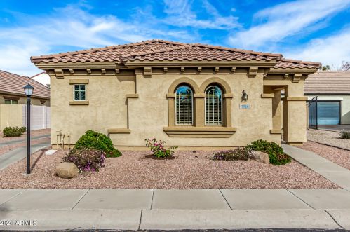 7734 Auburn St, Mesa, AZ 85207-7542